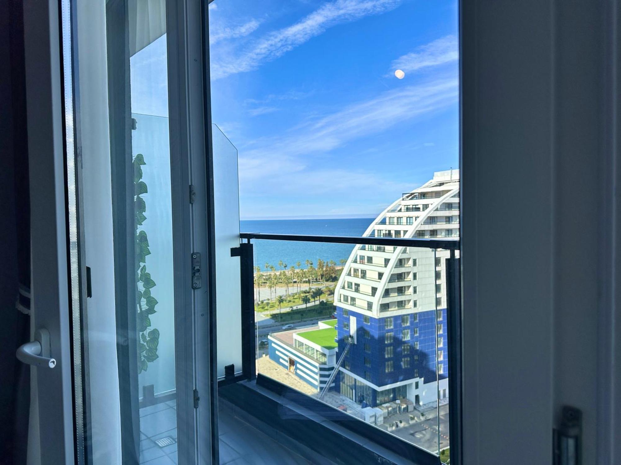 Batumi Boulevard Resort Chambre photo